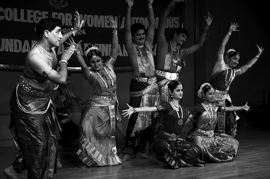 Madhava Pethi Murthy Group - Kuchipudi (Meenakshi Sundararajan Fine Arts Academy)